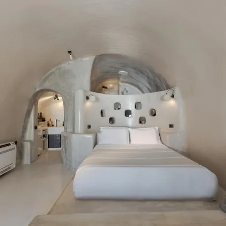 Satori Caves By Thireon * Oia (Santorini)